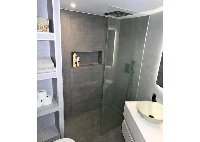 One Bedroom In Appartement